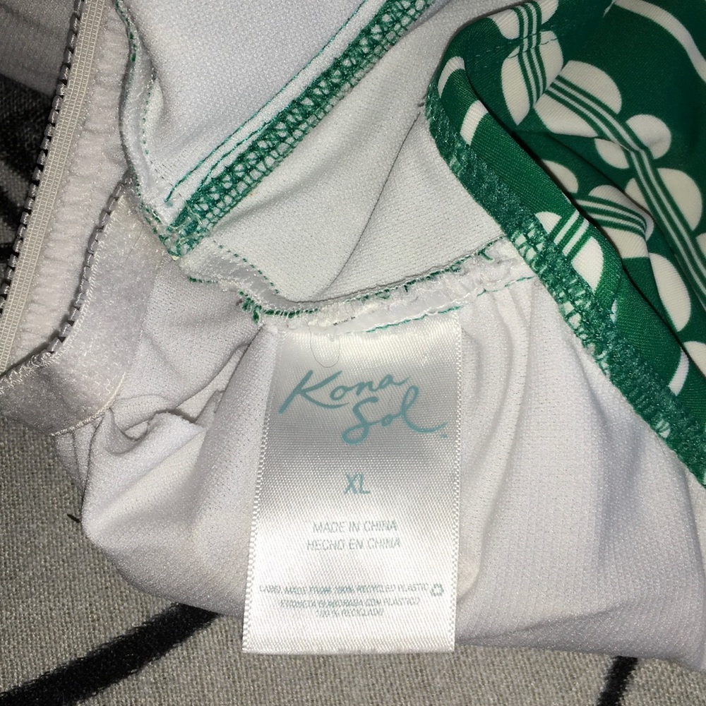 Kona Sol Size XL Green & White Square-Neck Swim Top - Picture 3 of 6